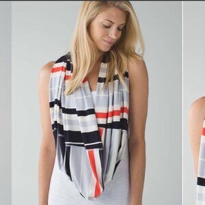 Lululemon Vinyasa Scarf Vitasea Beach Blanket Stripe Alarming Naval Blue Wrap